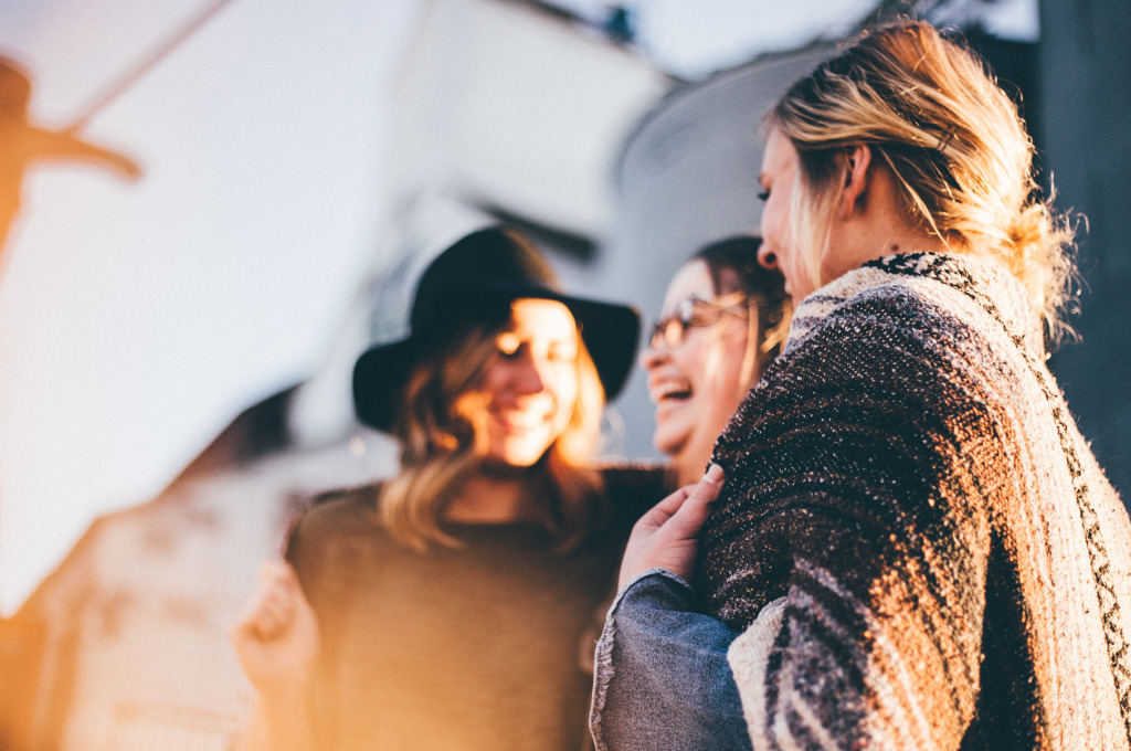 Mädelsabend in Hamburg: Frauen, die lachen