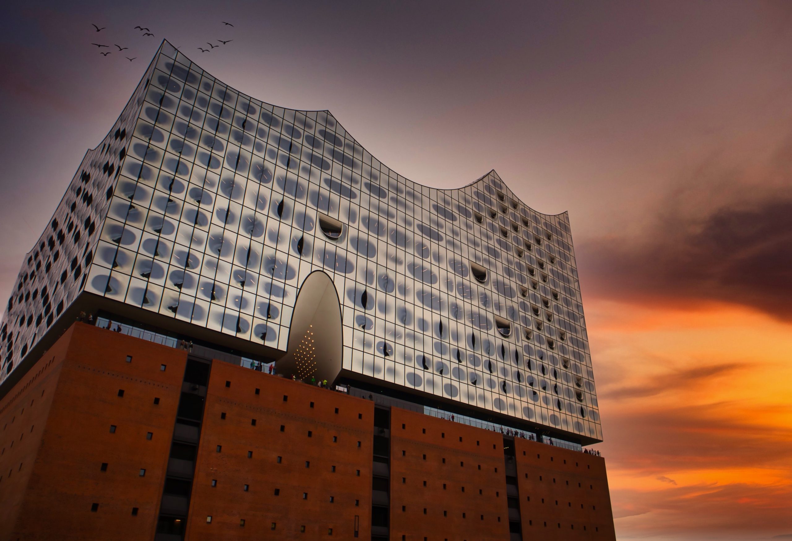 Sonnenuntergang in Hamburg: Elbphilharmonie