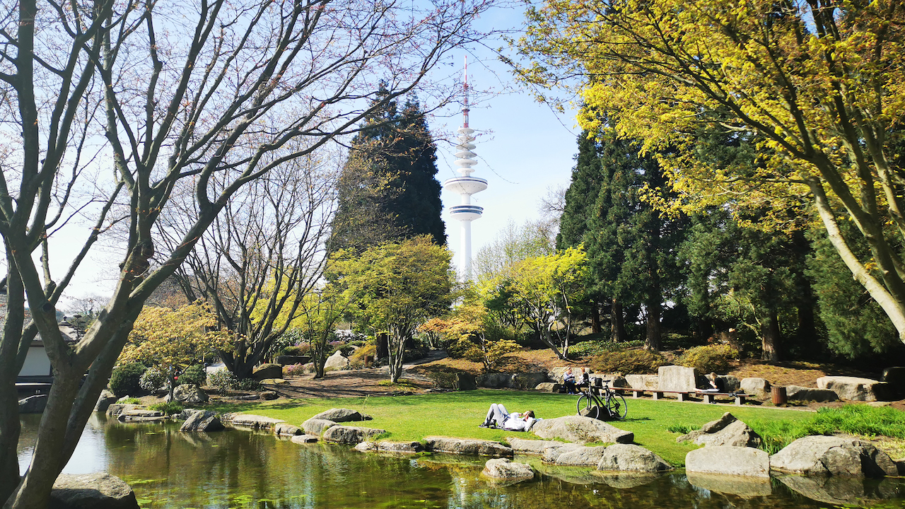 Laufstrecken in Hamburg: Planten un Blomen im Sommer
