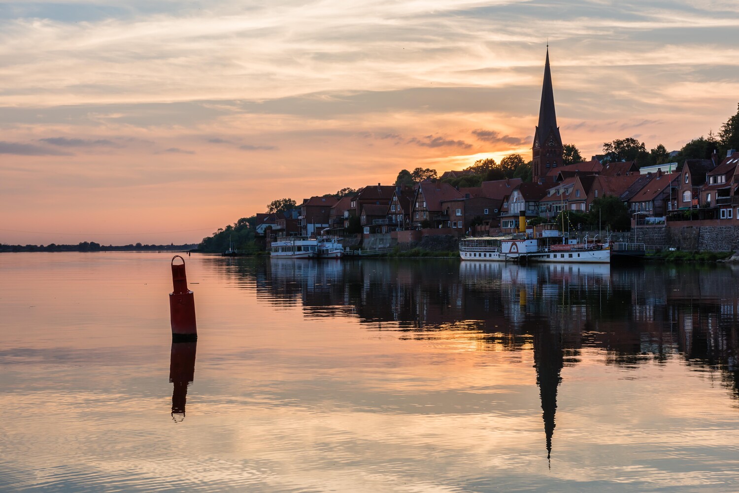 Lauenburg an der Elbe im Dämmerlicht