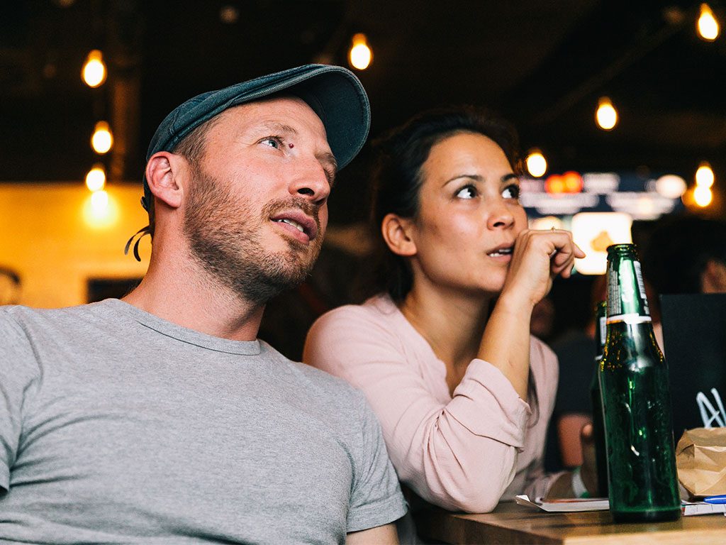 Mann und Frau beim Monkey Quiz