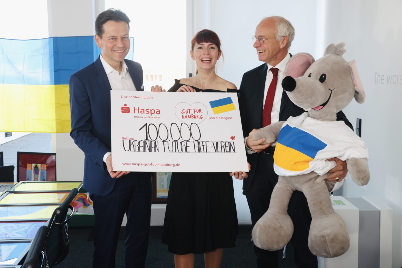 100.000 Euro für den Ukrainian Future HilfeVerein Haspa Insider