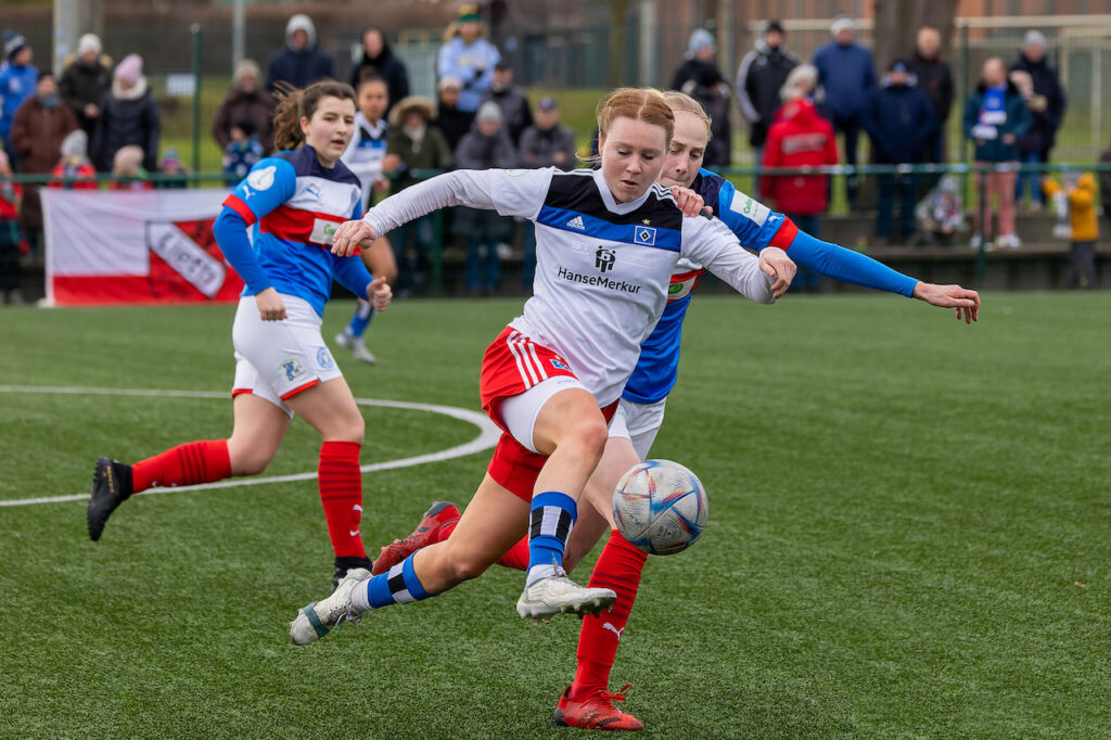 Duell bei Spiel der 1. Frauenmannschaft HSV