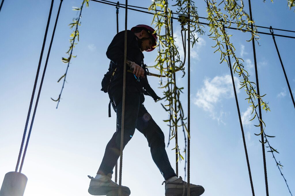 Kletterwald in Hamburg, Mädchen im Hochseil