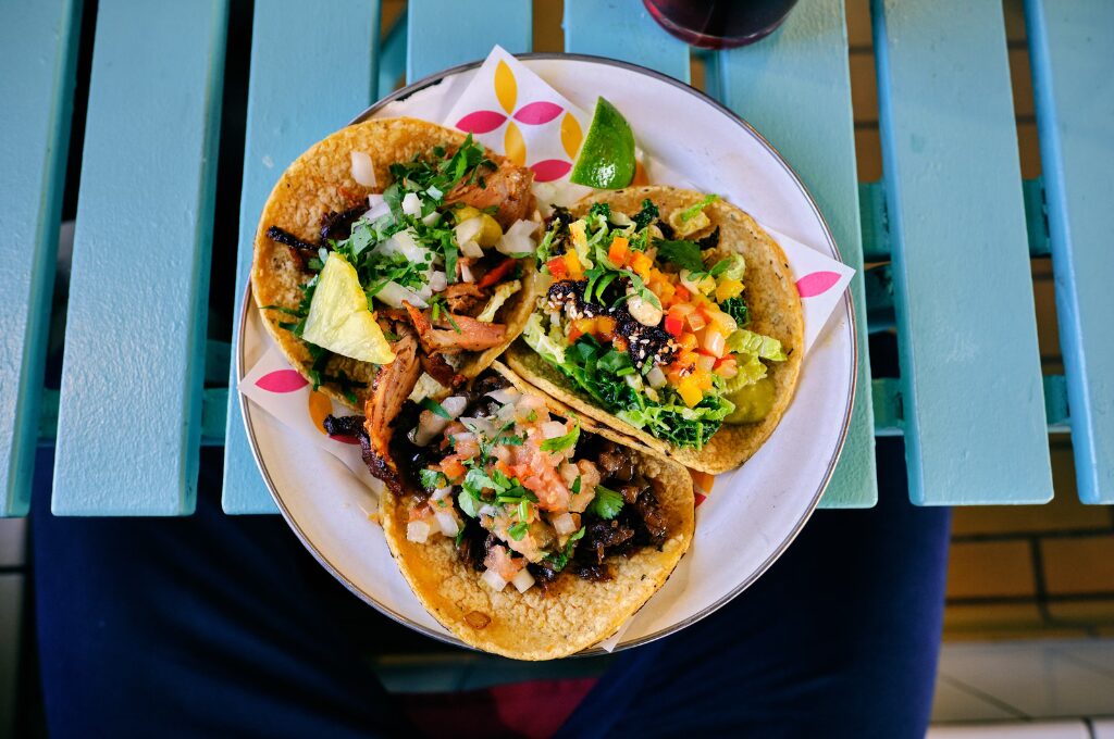 Streetfood in Hamburg, Teller mit 3 Tacos
