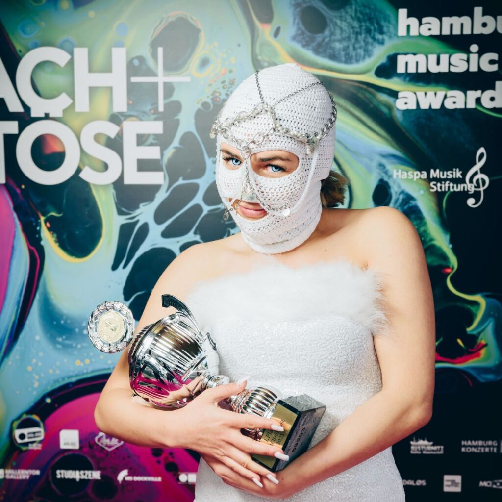 Reeperbahn Festival 2023: Hanna Noir KRACH+GETÖSE Gewinnerin