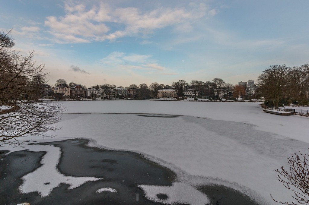 Schlittschuhlaufen in Hamburg: Alster gefroren