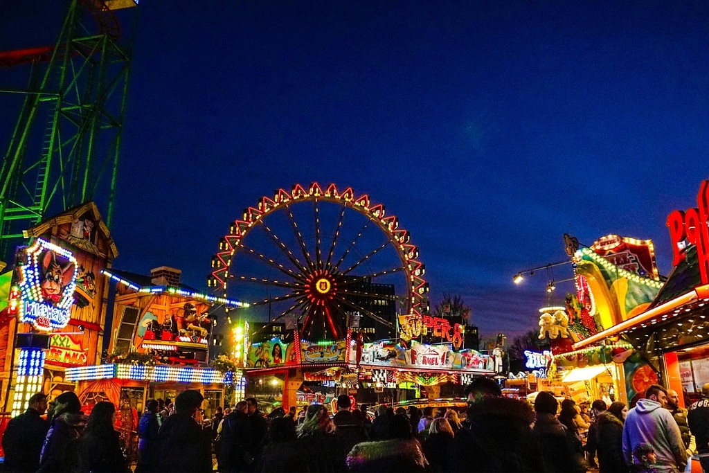 Gro&szlig;veranstaltungen in Hamburg: Riesenrad auf dem Hamburger Dom