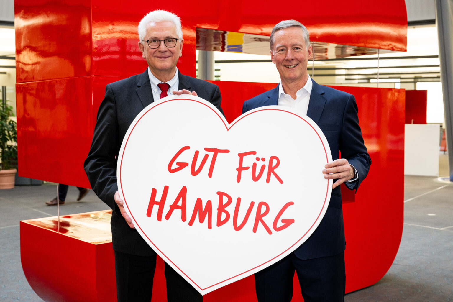 Haspa spendet 2 Mio. für gute Zwecke