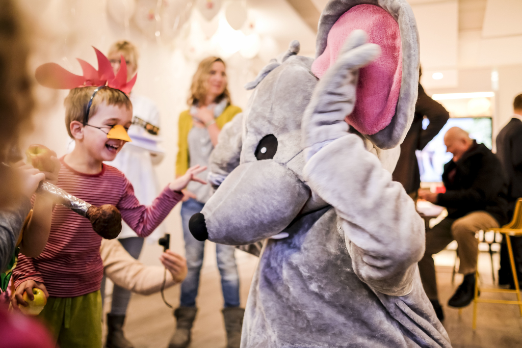 Osterbasteln mit Kindern und Manni, der Maus