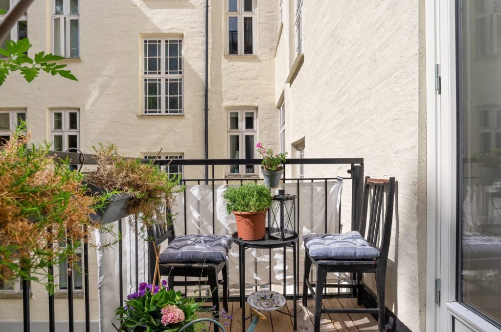 Balkon einrichten, Abbild eines Balkons