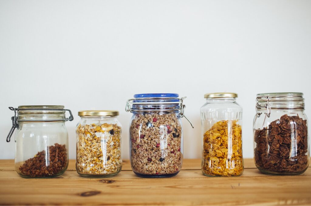 Zero Waste Tipps, umgefüllte Gläser mit Lebensmittel