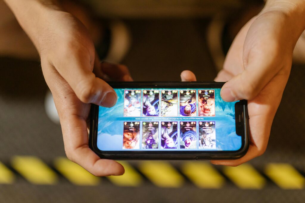 In-Game-Käufe: Online-Spiel auf einem Smartphone