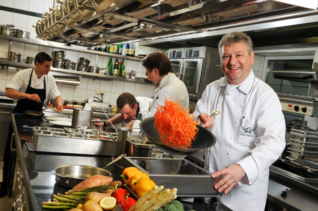 Küche und Chefkoch Heinz O. Wehmann im Landhaus Scherrer