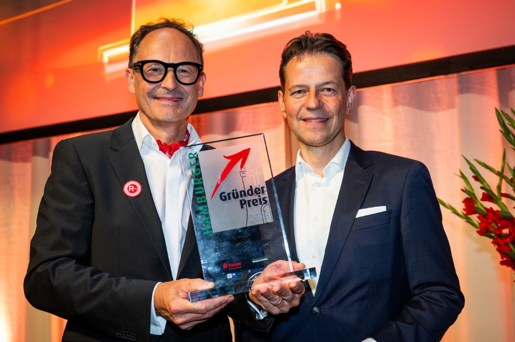 Der Aufsteiger - Andreas Grambow (links) mit Olaf Oesterhelweg (Haspa)