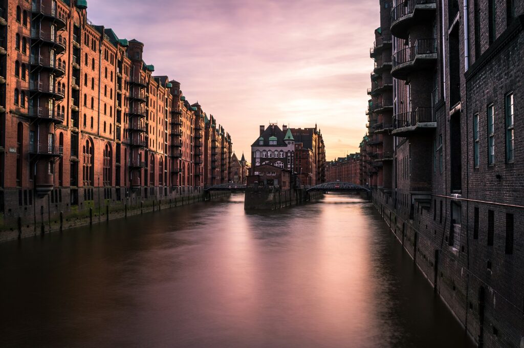 Teeläden in Hamburg, Abbild vom Wasserschloss in der Speicherstadt