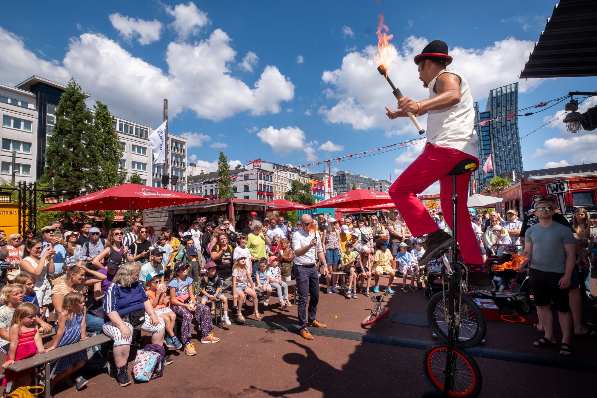 Ein Artist auf dem Spielbudenfestival