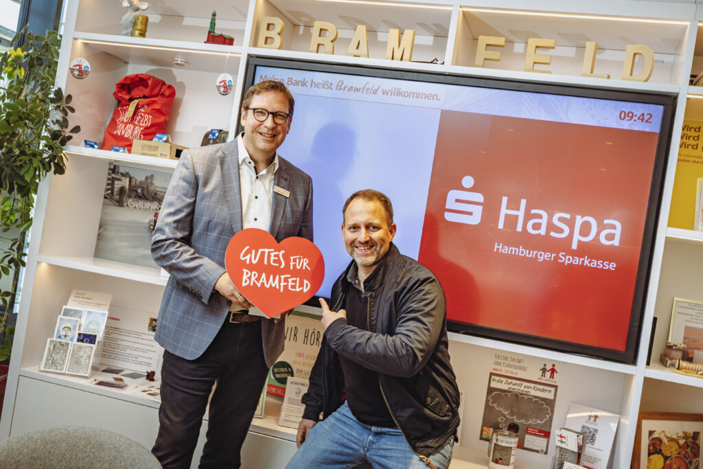 Ole Steffen und Max Engelke bei der Haspa