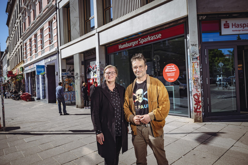 Jesus Center: Garlef Körner und Kathrin Müller, die den Stiftungsfonds bei der Haspa Hamburg Stiftung betreut.