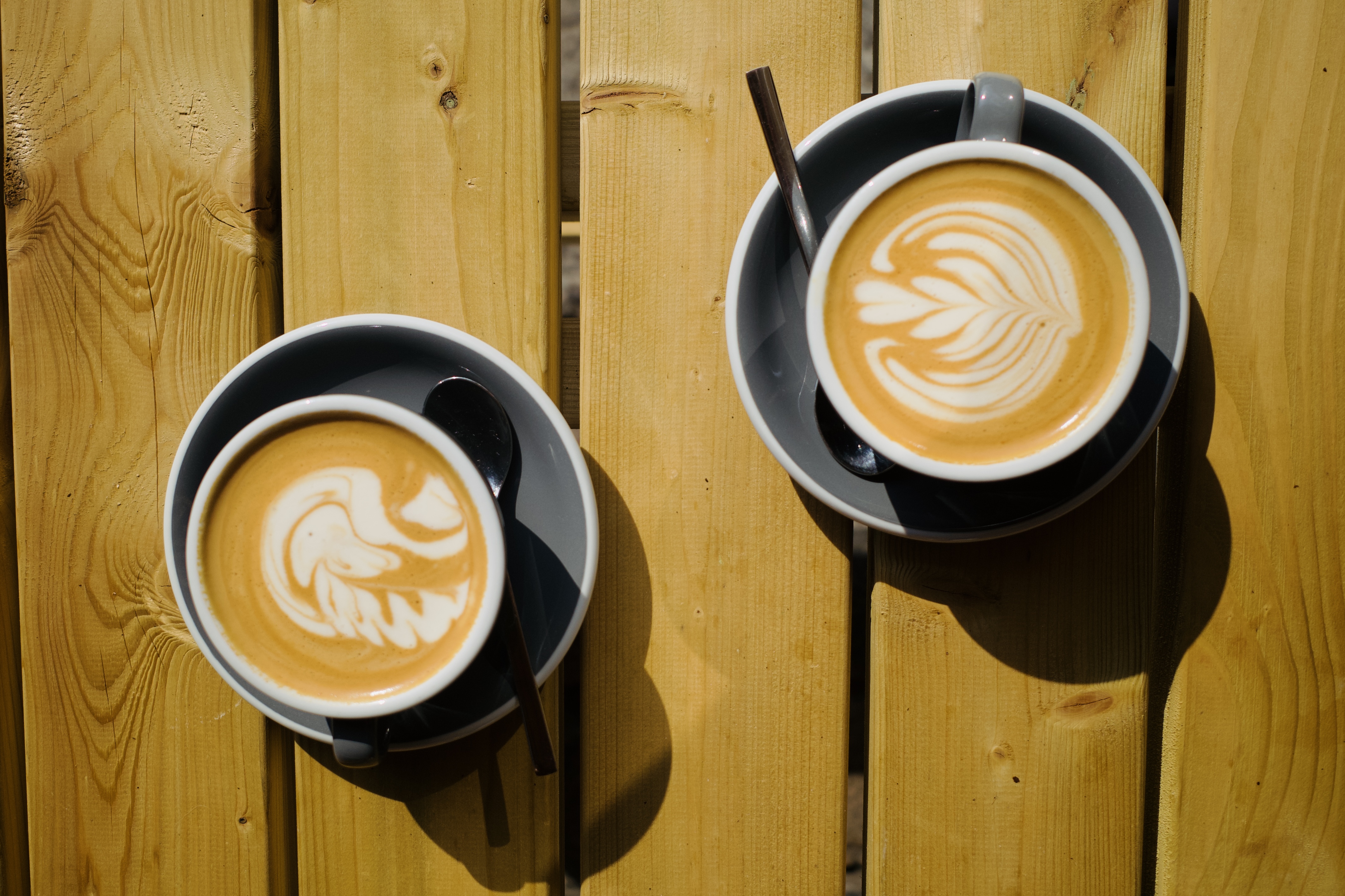 Kaffeeröstereien in Hamburg: Zwei Tassen Kaffee bei Elbgold