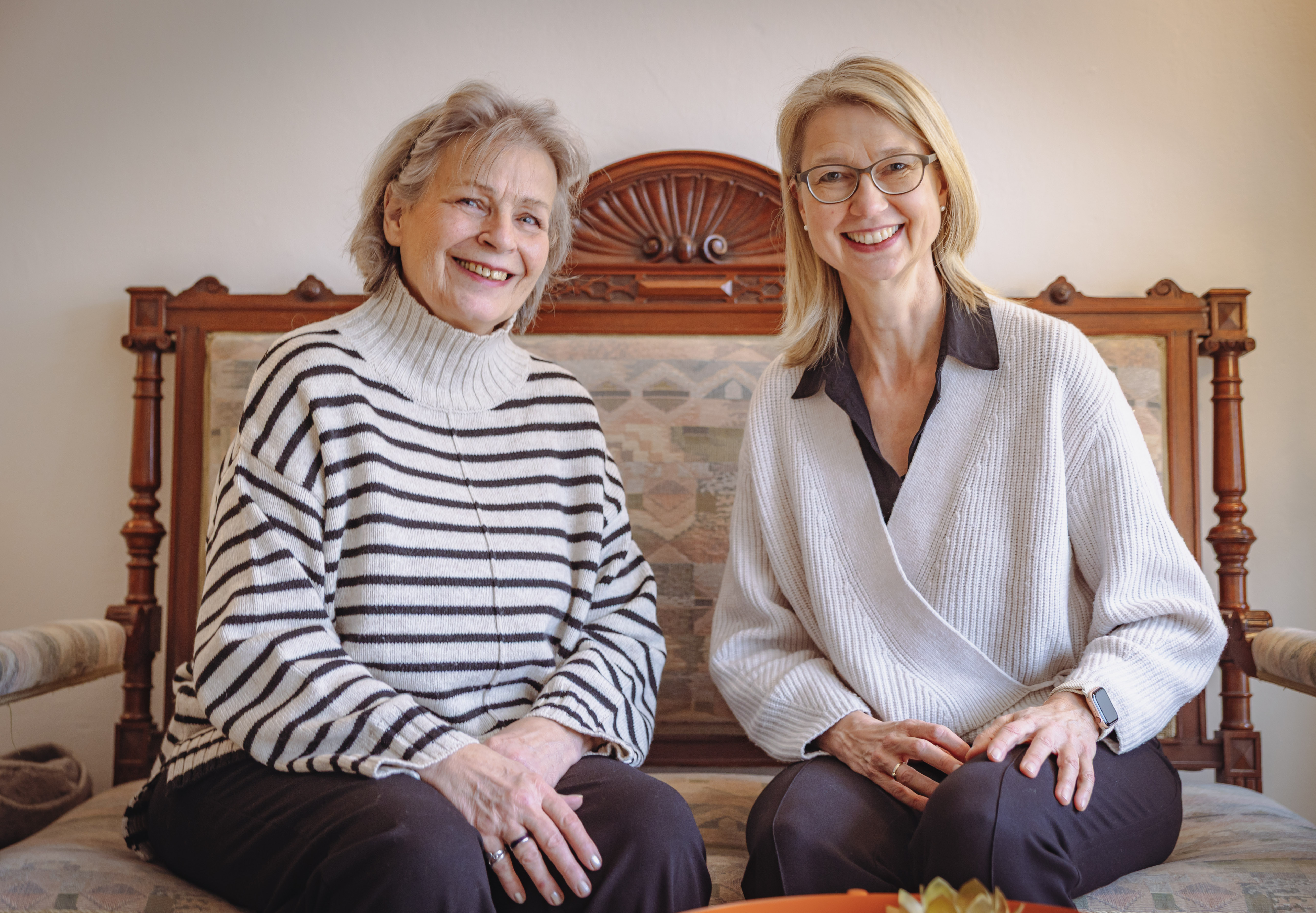 HASPA und MOPO suchen die "Bessermacher": Hier: Maria Wendler, Gr&uuml;nderin von Zeitleben e.V., hier mit Eliabeth Ke&szlig;eb&ouml;hmer(re, Haspa)