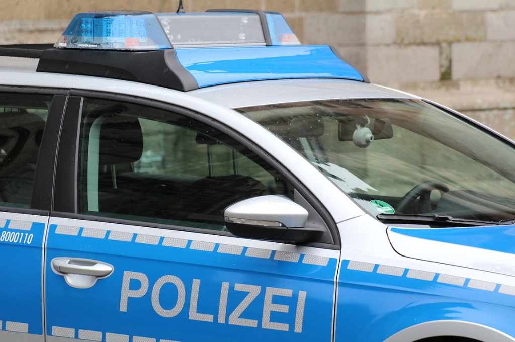 Blaues Polizeiauto in Nahaufnahme